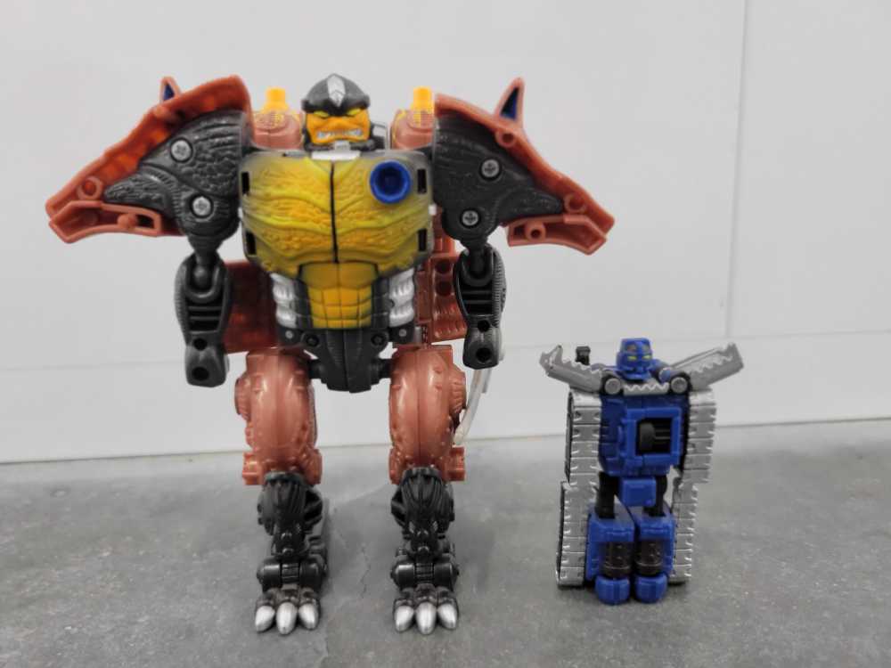 Armorhide with Rhinox - Hasbro (Armada) action figure collectible - Main Image 4