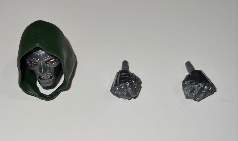 Dr. Doom - Hasbro Marvel Legends (Fantastic 4) action figure collectible - Main Image 2