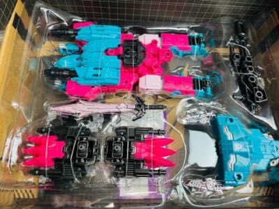 Transformers Generations Selects Snaptrap TT-GS03 - Hasbro (Generations Selects) action figure collectible [Barcode 630509945849] - Main Image 8