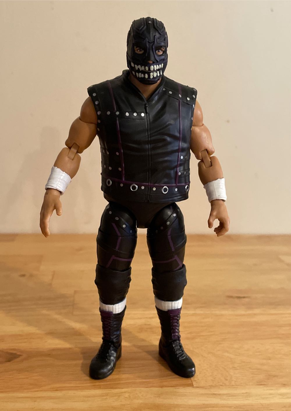 Evil Uno - City - Thugs (Thug) action figure collectible [Barcode 191726415374] - Main Image 3
