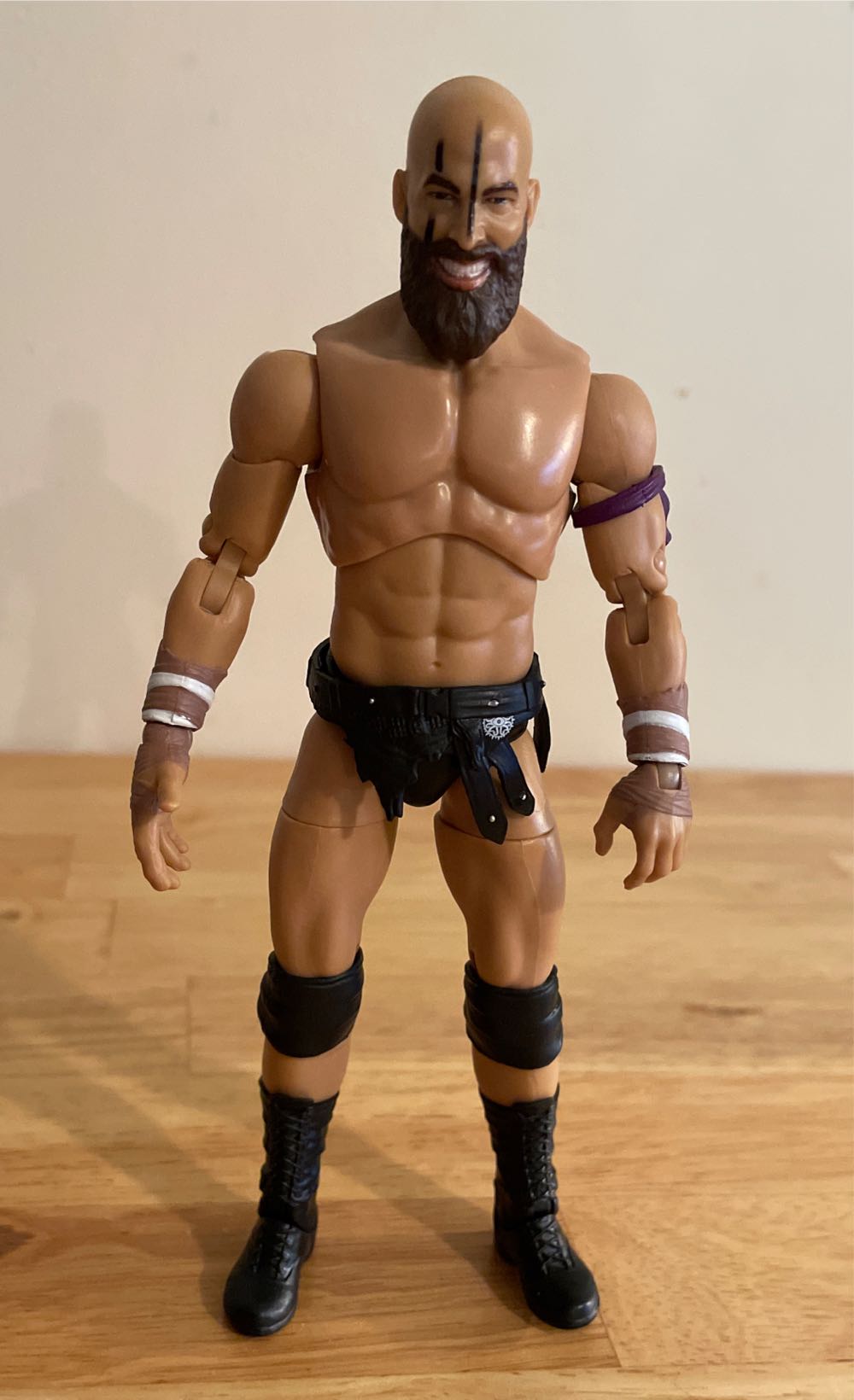 Stu Grayson - City - Thugs (Thug) action figure collectible [Barcode 191726415367] - Main Image 3