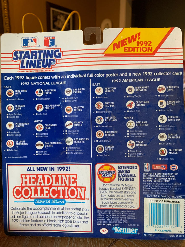 Roger Clemens - Kenner (Baseball) action figure collectible [Barcode 076281780375] - Main Image 2