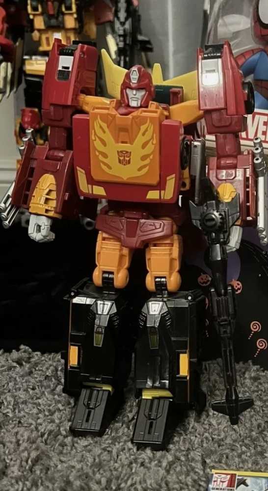 Rodimus Prime Robot Mode - Hasbro (Power Of The Primes) action figure collectible - Main Image 3
