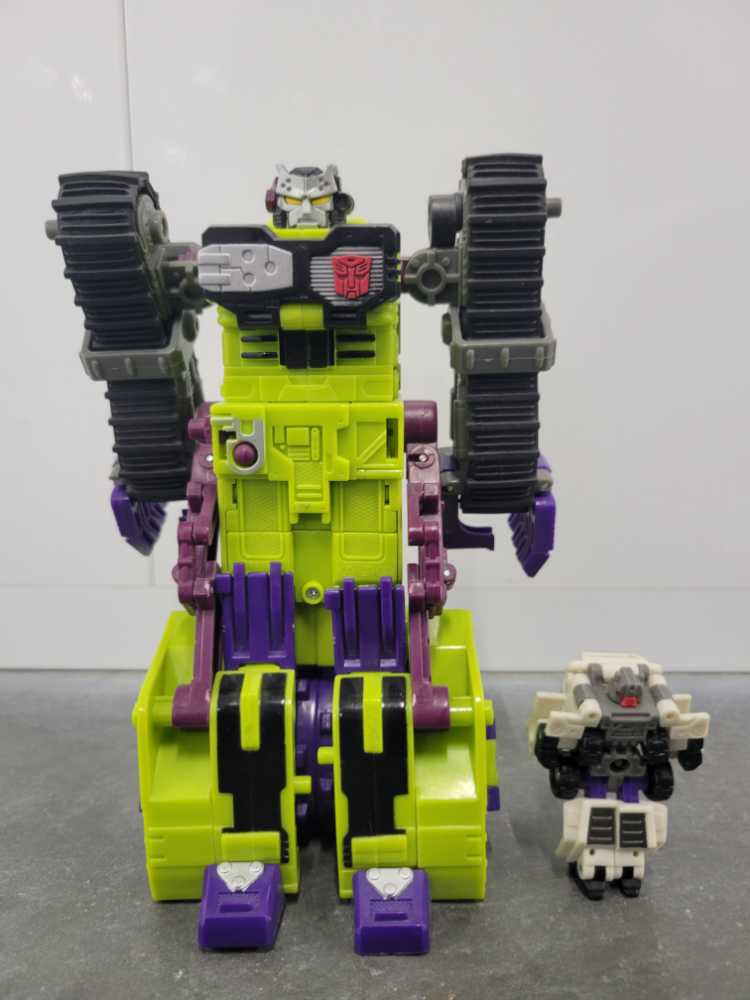 Scavenger With Rollbar - Hasbro (Armada) action figure collectible - Main Image 2