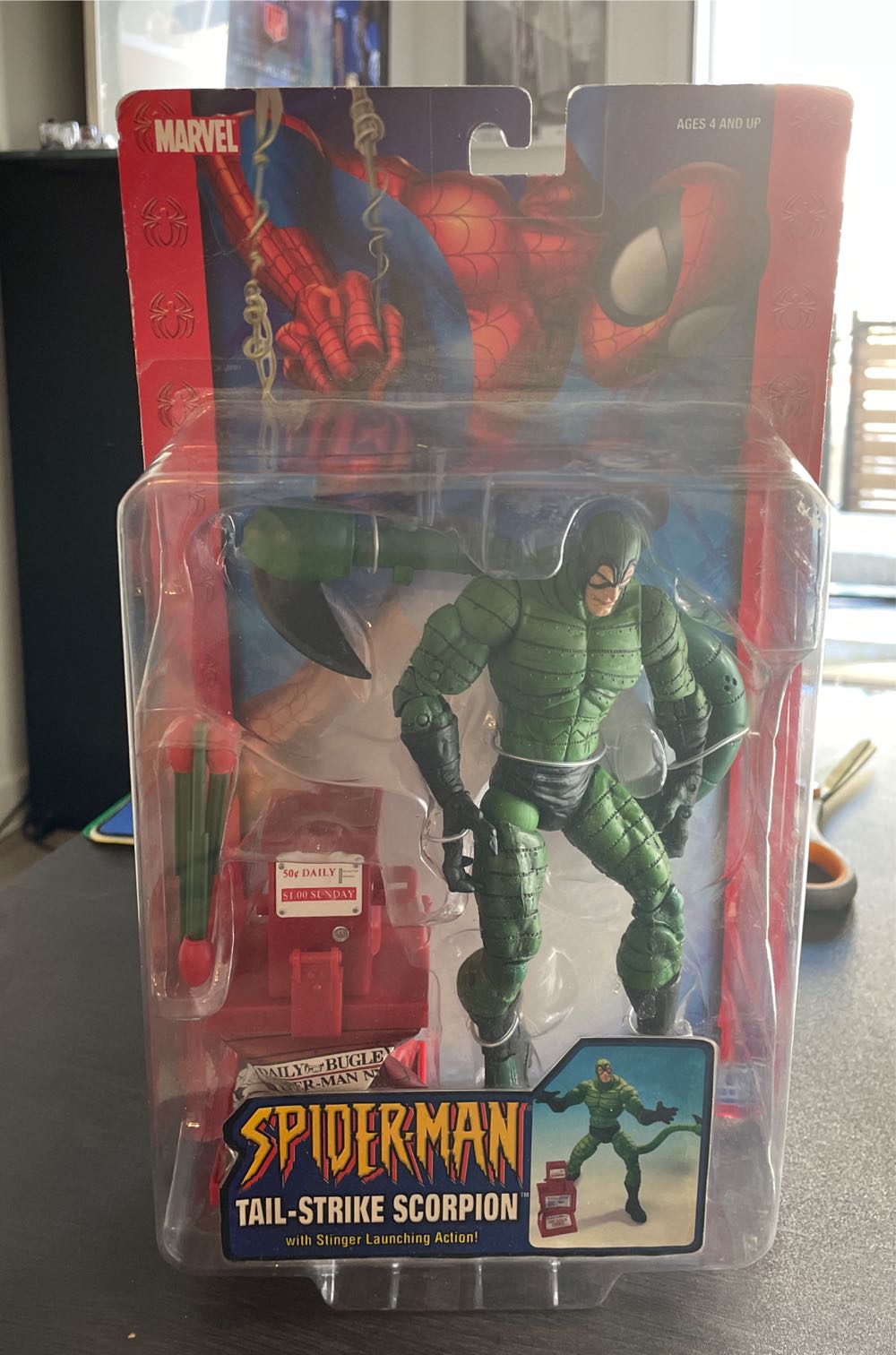 Scorpion - Toybiz (Spider-Man Classics) action figure collectible [Barcode 086892718759] - Main Image 2
