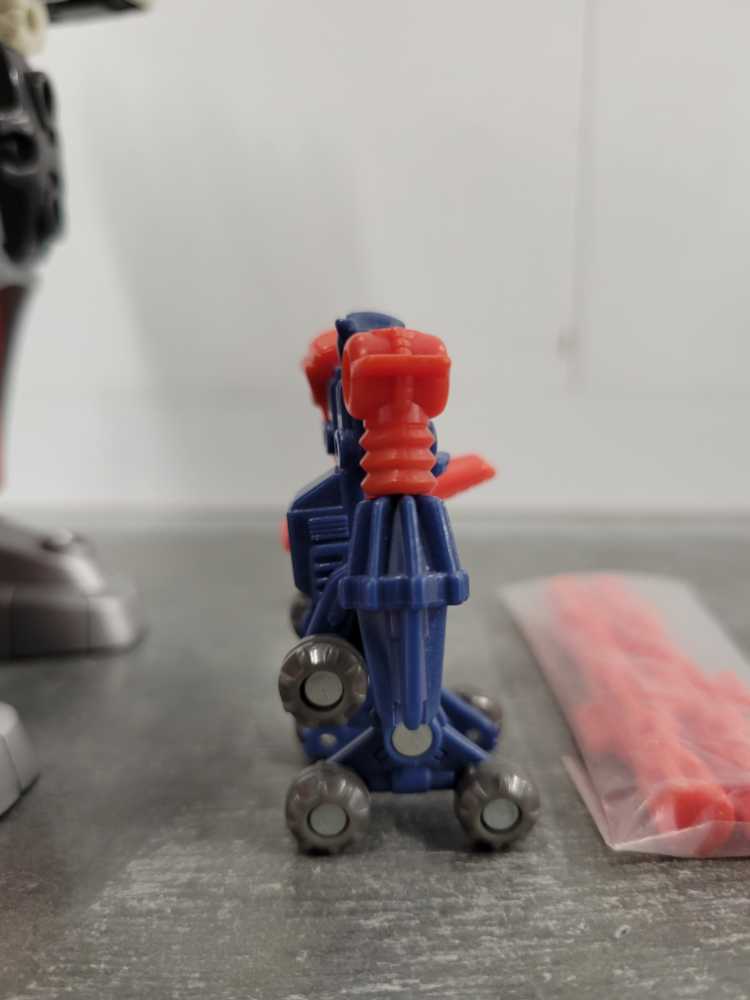 Comettor with Jetfire - Hasbro (Armada) action figure collectible - Main Image 2