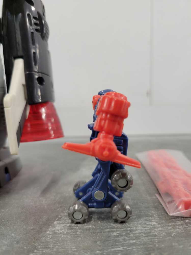 Comettor with Jetfire - Hasbro (Armada) action figure collectible - Main Image 4