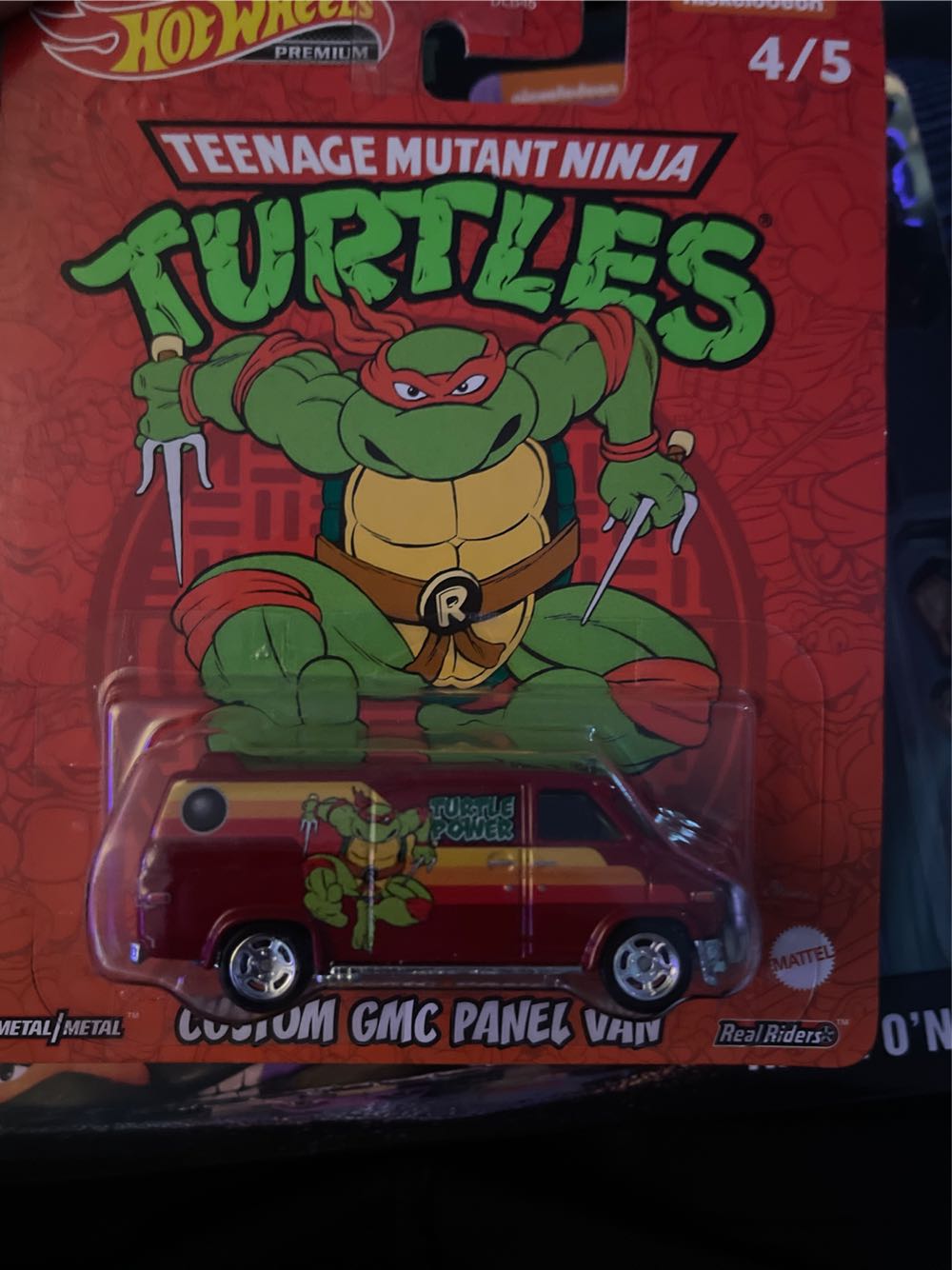 TMNT: Hot Wheels Teenage Mutant Ninja Turtles Custom GMC Panel Van - Raphael 4/5 - Hot Wheels (Teenage Mutant Ninja Turtles) action figure collectible [Barcode 194735016228] - Main Image 2