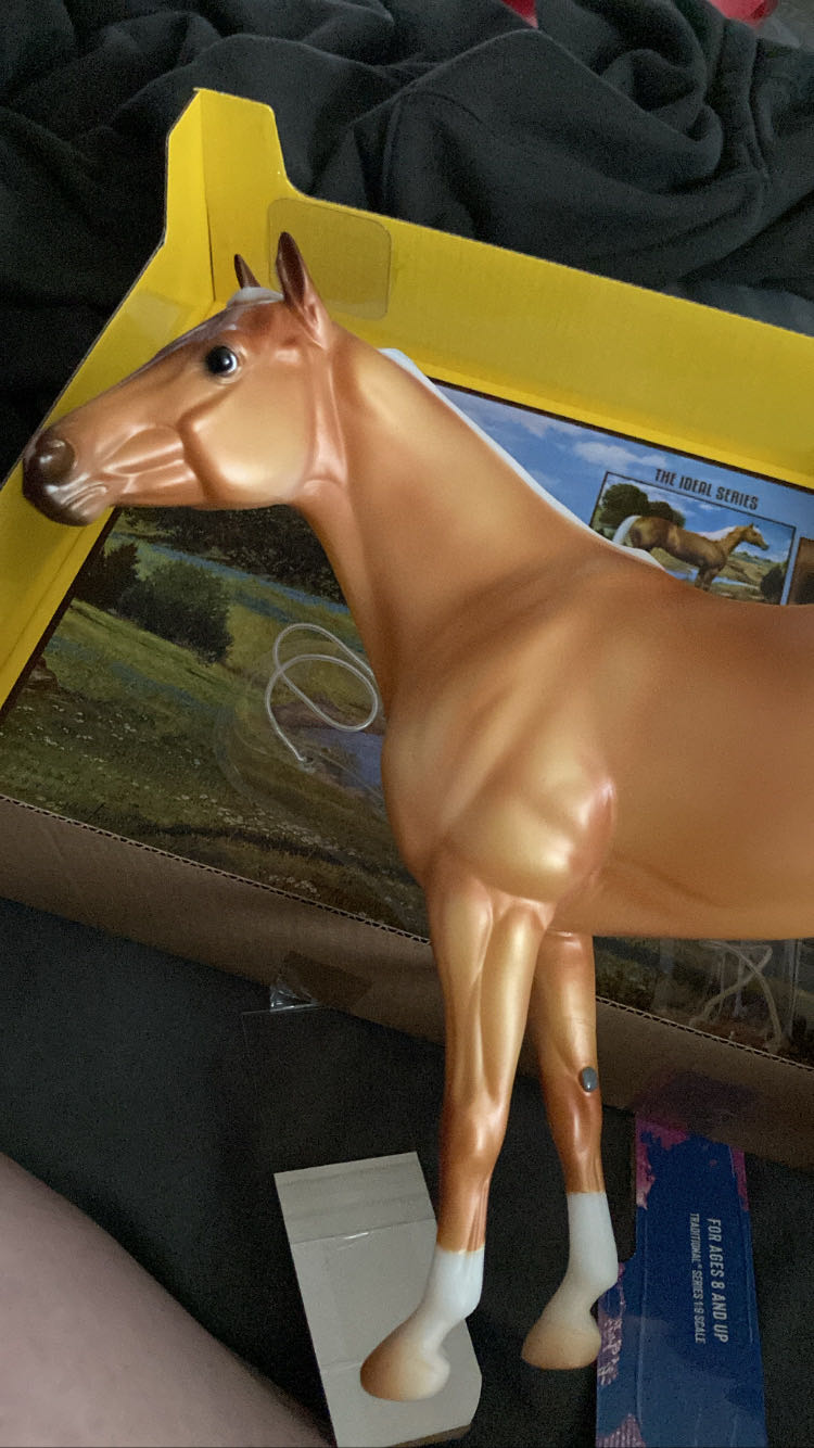 Ideal Series: Palomino - Breyer action figure collectible - Main Image 2
