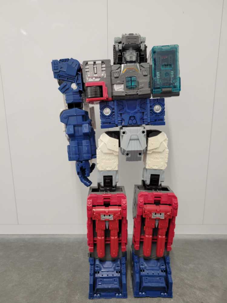Fortress Maximus With Cerebros And Emissary 2nd Missing Parts - Hasbro (Titans Return) action figure collectible - Main Image 2