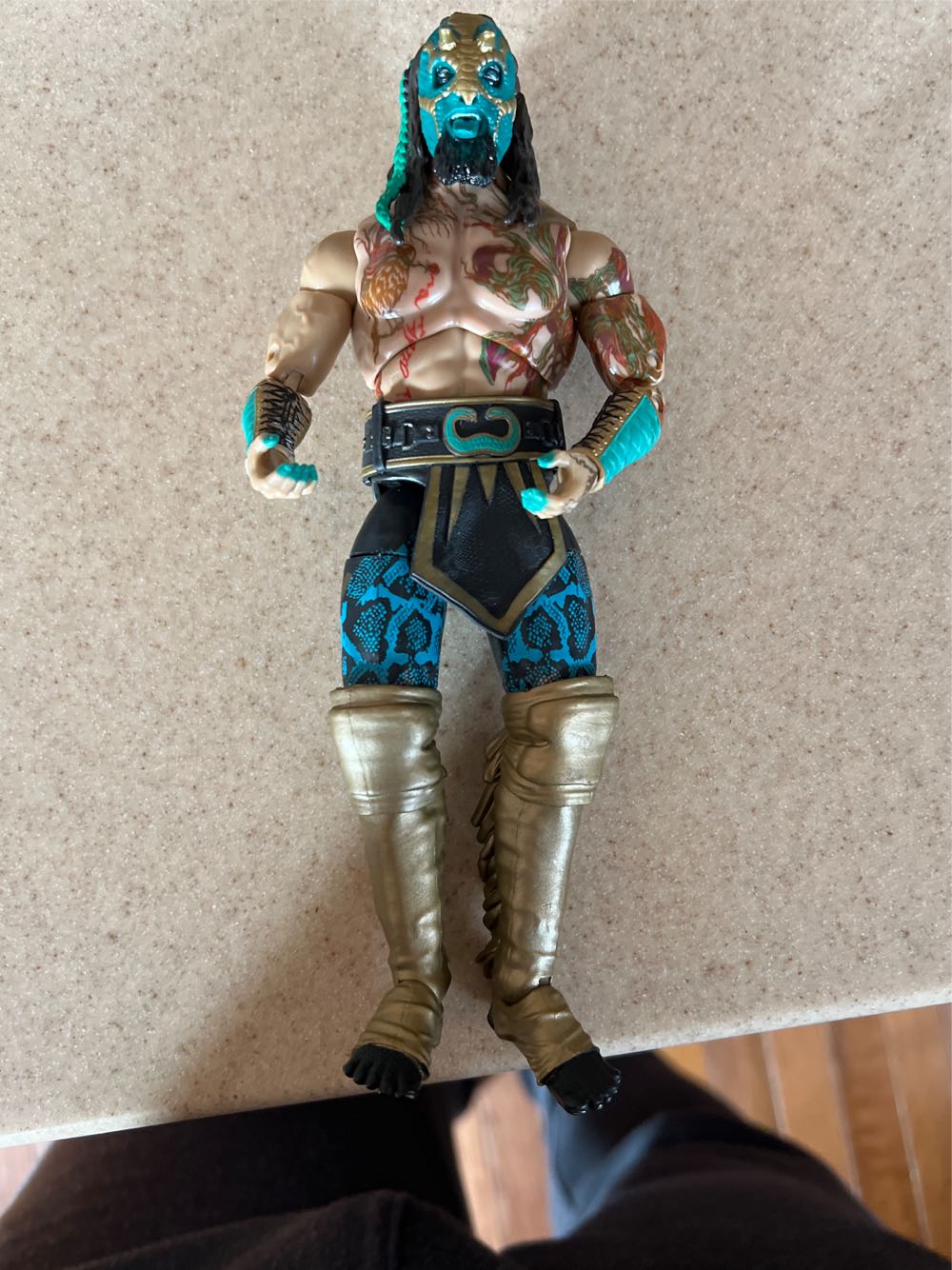 Knuckles With Blue Chaos Emerald