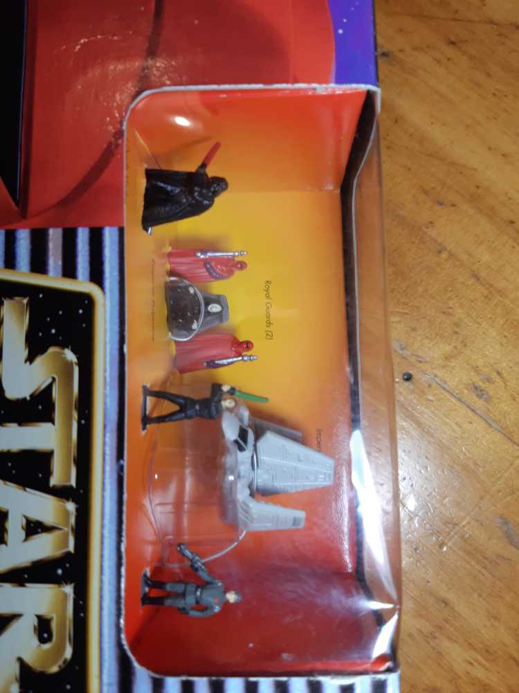 Micro Machines Royal Guard  (Star Wars Micro Machines) action figure collectible [Barcode 047246656950] - Main Image 3