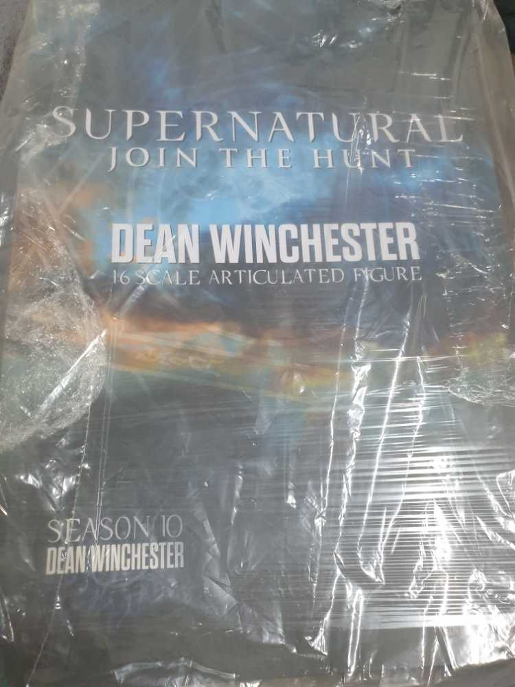 Dean Winchester - Quantum Mechanix, Inc. action figure collectible [Barcode 812095023518] - Main Image 2
