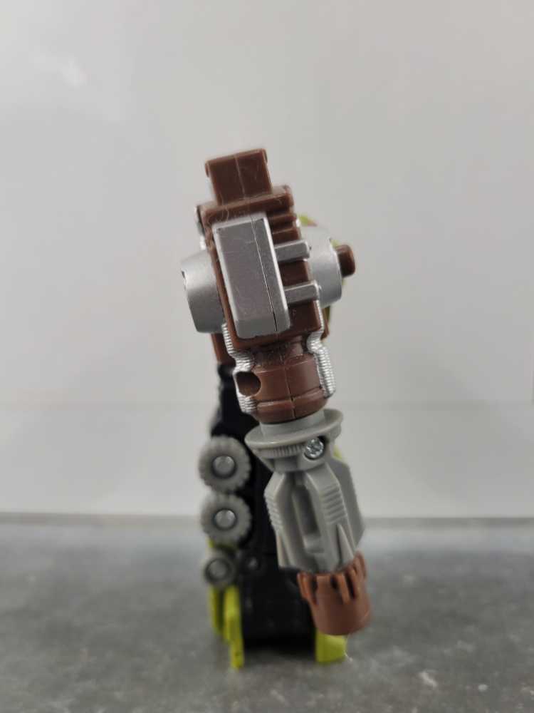 Signal Flare (Missing Grey Hip Parts) - Hasbro (Movie) action figure collectible - Main Image 3