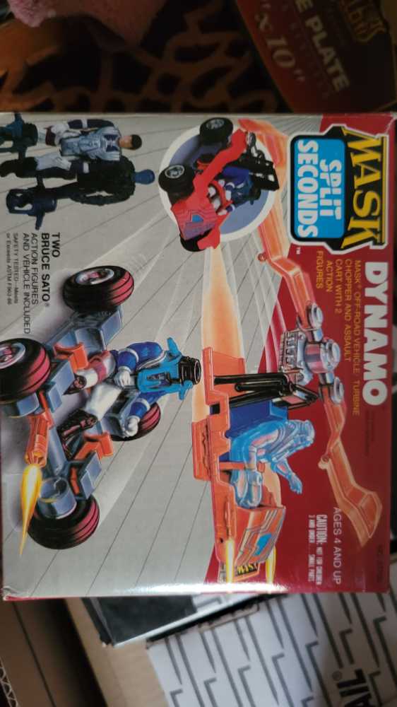 CANDLE: Easter Bath and Bodyworks Happy Easter Tutti Fruity Candy Candy 2022