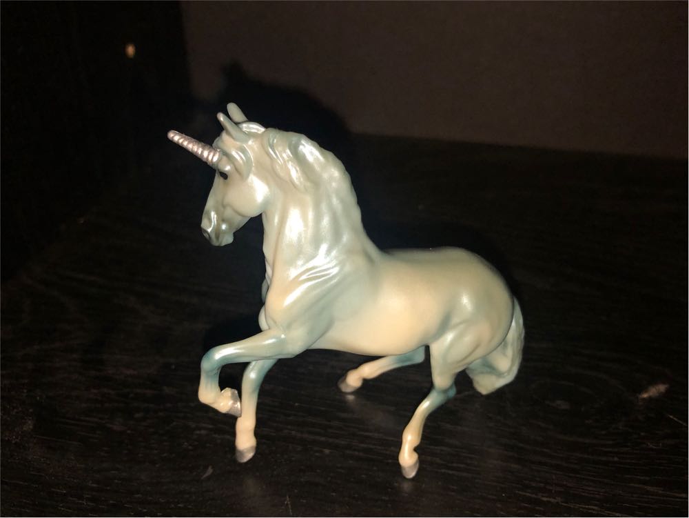 Alborozo - Breyer Animal Creations action figure collectible [Barcode 019756972684] - Main Image 2
