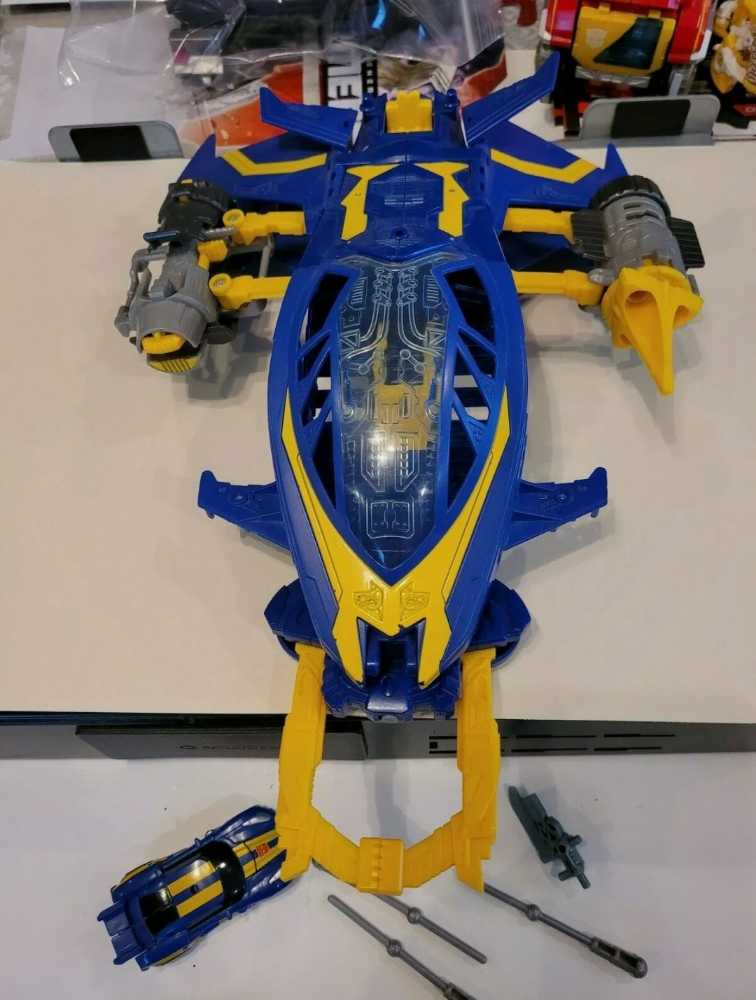 Smokescreen with Sky Claw - Hasbro (Prime Beast Hunters) action figure collectible - Main Image 2