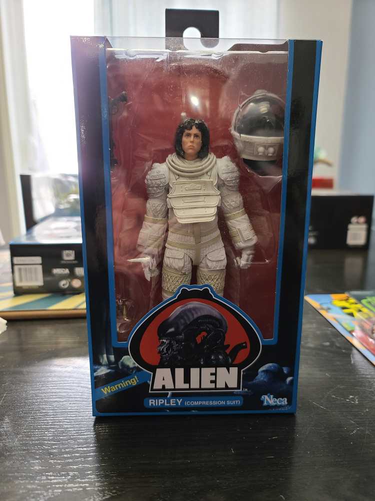 Batcycle With 12 Inch Figures