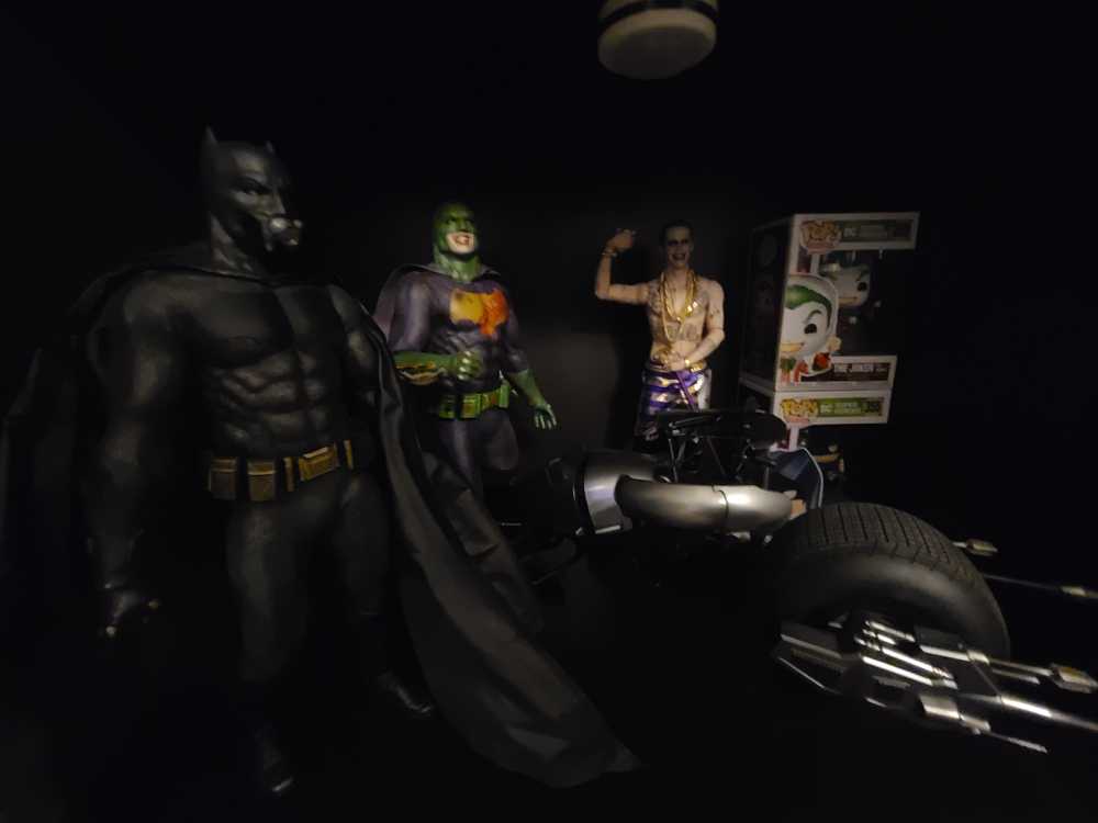 Hot Toys MMS409 Sixth Scale Suicide Squad Batman - Hot Toys (Comic Book) action figure collectible - Main Image 4