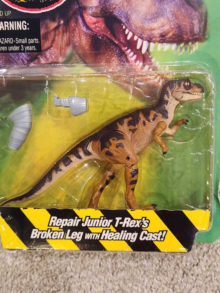 Tyrannosaurus Rex Junior T-Rex - Kenner (Jurassic Park: The Lost World) action figure collectible [Barcode 076281711423] - Main Image 3