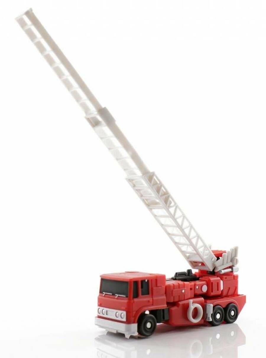 Fire Extinguisher (Inferno) - Magic Square (The Transformers) action figure collectible - Main Image 3