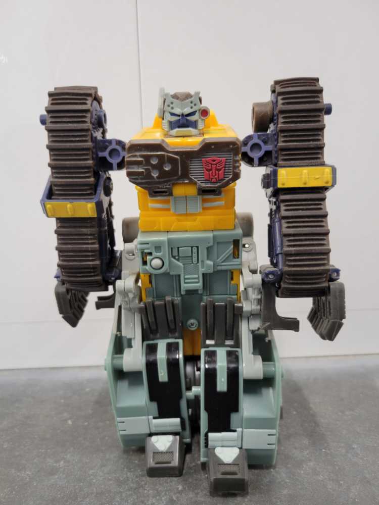 Treadbolt With Rollbar - Hasbro (Energon) action figure collectible - Main Image 2