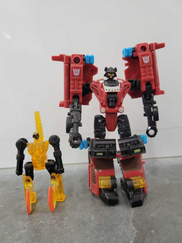 Smoulder with Chopster - Hasbro (Power Core Combiners) action figure collectible - Main Image 2