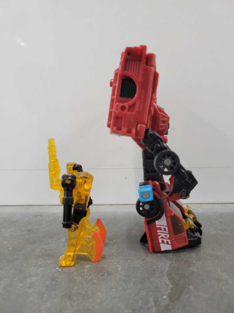 Smoulder with Chopster - Hasbro (Power Core Combiners) action figure collectible - Main Image 3