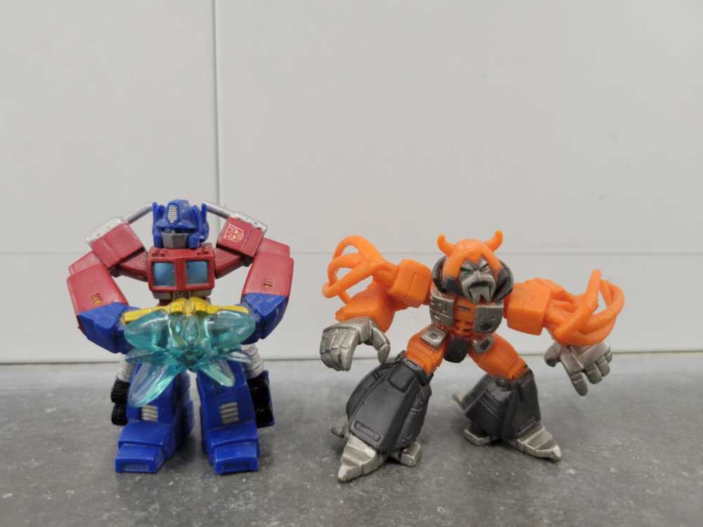 Unicron with Optimus Prime - Hasbro (Robot Heroes) action figure collectible - Main Image 4