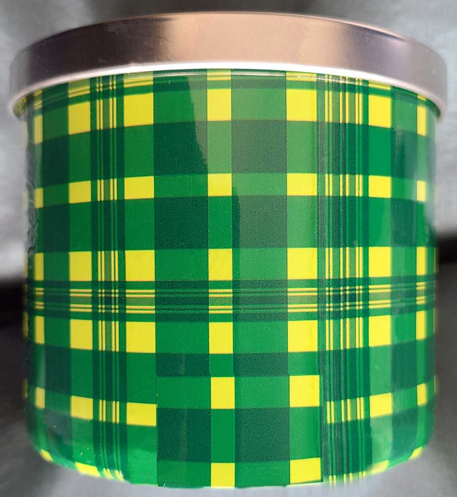 CANDLE: St. Patrick’s Day Huntington Home Candle -  Plaid  Lucky Clover 2022 - Huntington Home Candles (St. Patrick’s Day Candles) action figure collectible [Barcode 7099840867136] - Main Image 3