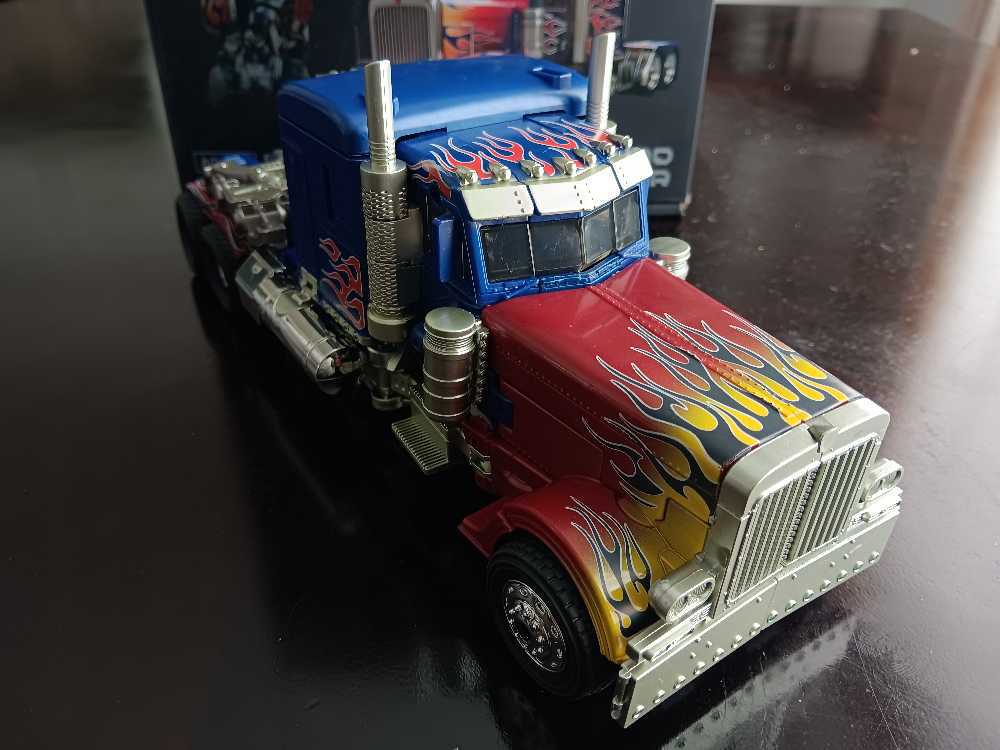 Optimus Prime  - WJ / WEI JIANG (Black Apple Commander) action figure collectible [Barcode 6971214898759] - Main Image 2