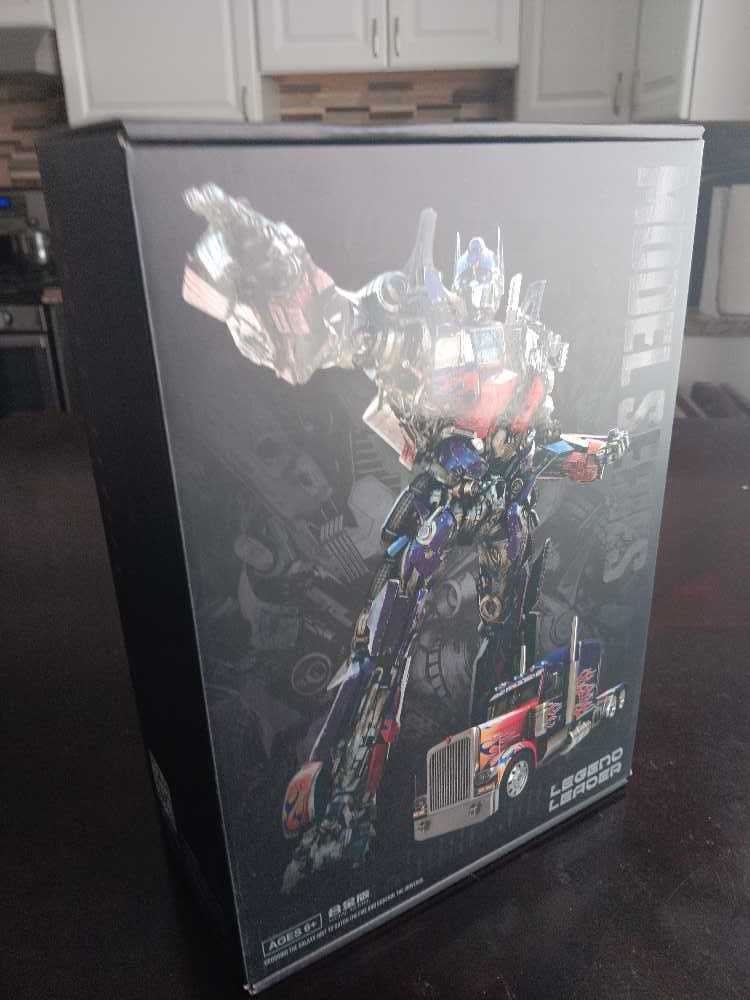 Optimus Prime  - WJ / WEI JIANG (Black Apple Commander) action figure collectible [Barcode 6971214898759] - Main Image 3