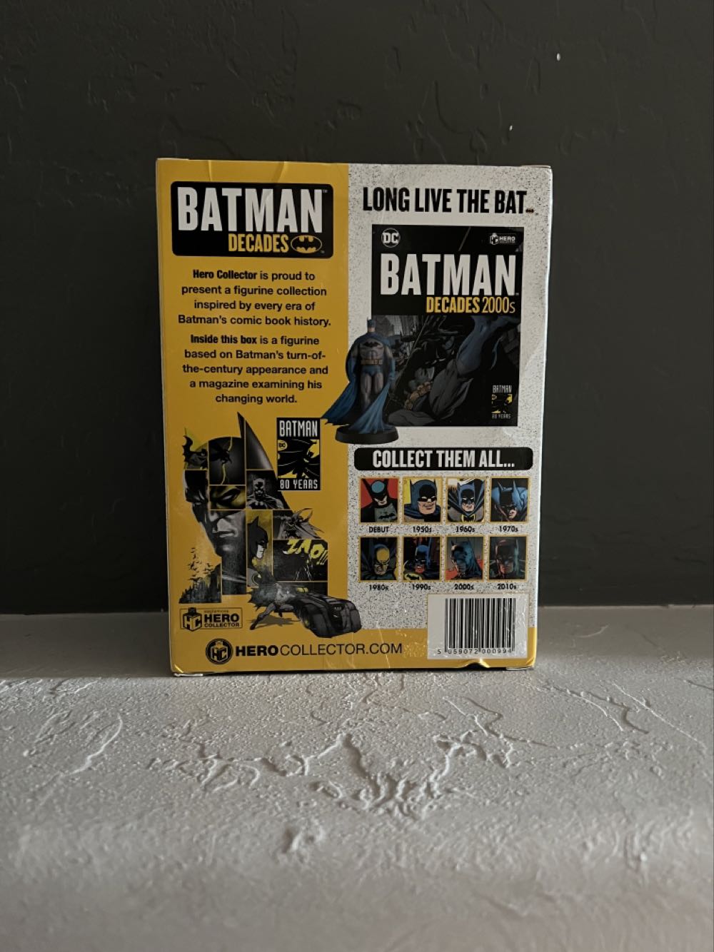 Batman: Decades Collection - 1990s Modern Age - Eaglemoss Hero Collector (Batman) action figure collectible [Barcode 5059072000994] - Main Image 3