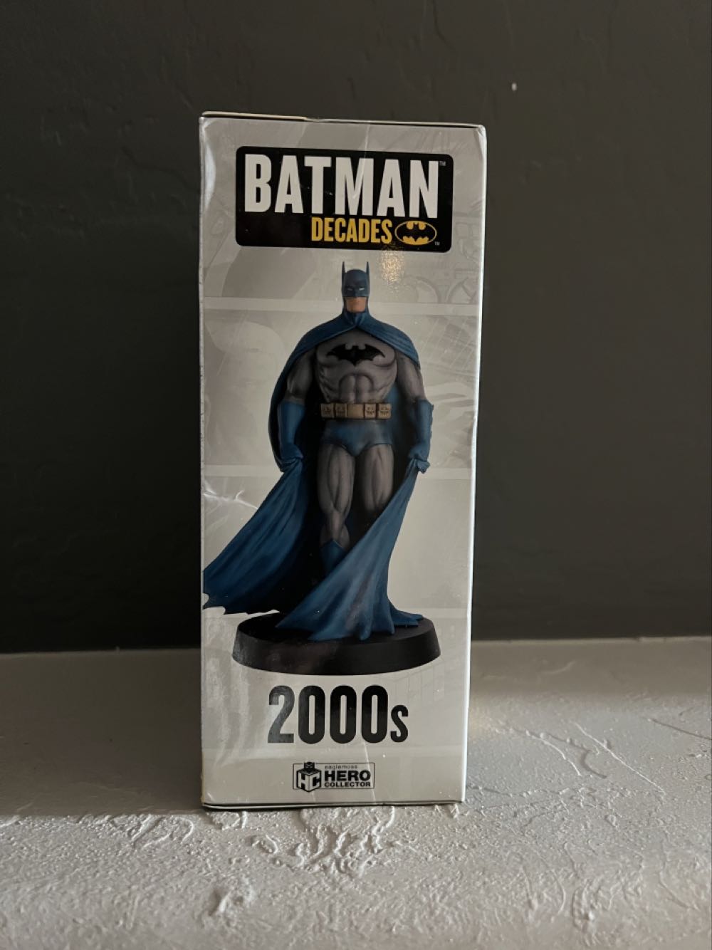 Batman: Decades Collection - 1990s Modern Age - Eaglemoss Hero Collector (Batman) action figure collectible [Barcode 5059072000994] - Main Image 4