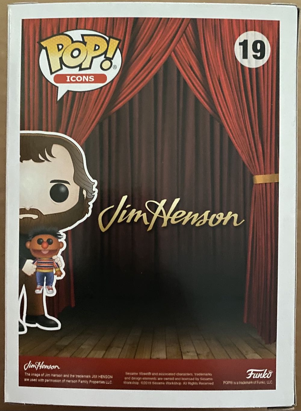 Pop! Icons: #19 Jim Henson With Ernie - Funko (Jim Henson) action figure collectible [Barcode 889698374026] - Main Image 3
