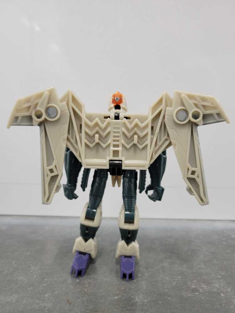 Thunderwing 3rd Robot Mode - Hasbro (Generations) action figure collectible - Main Image 4