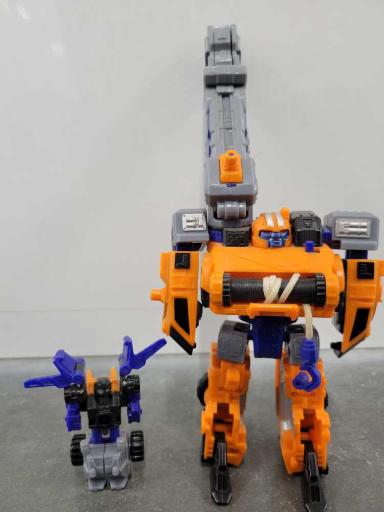 Smokescreen with Liftor 2nd - Hasbro (Armada) action figure collectible - Main Image 2