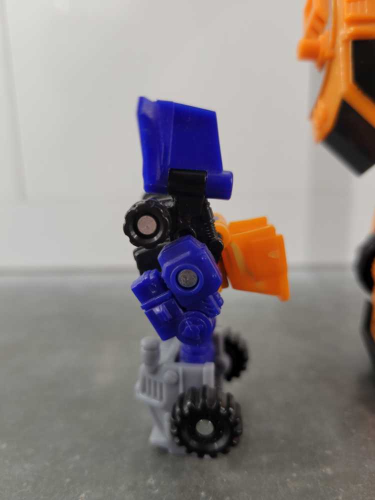 Liftor with Smokescreen 2nd - Hasbro (Armada) action figure collectible - Main Image 4