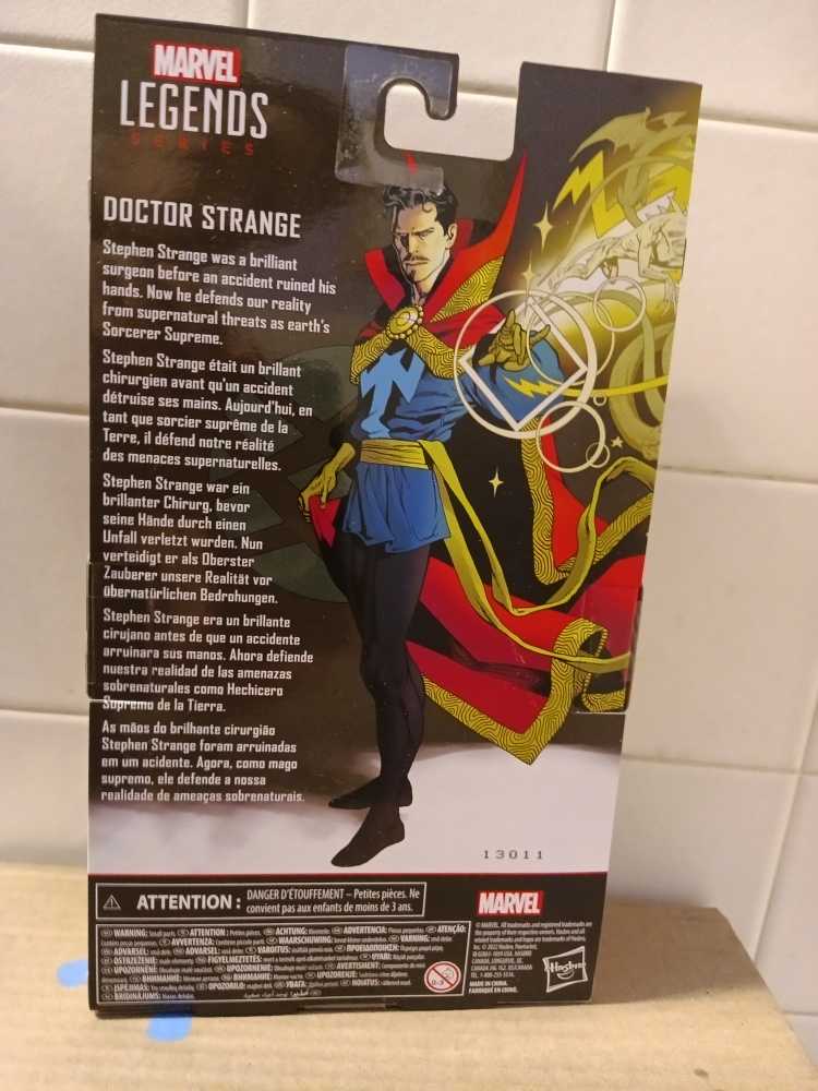 Doctor Strange (Classic) - Hasbro (Marvel Legends) action figure collectible [Barcode 5010993947652] - Main Image 2