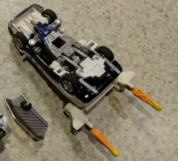 Prowl 4th Vehicle Mode - Hasbro (Robots In Disguise RID) action figure collectible - Main Image 3