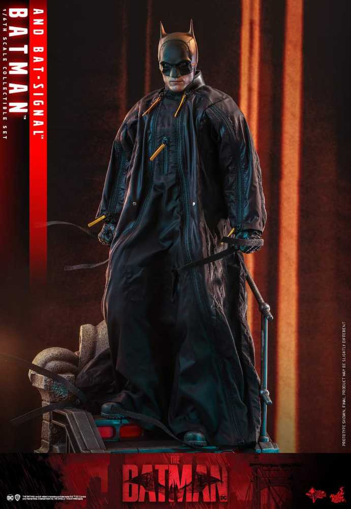 Batman, The Batman (Deluxe Version) - Hot Toys (The Batman (2022)) action figure collectible - Main Image 3