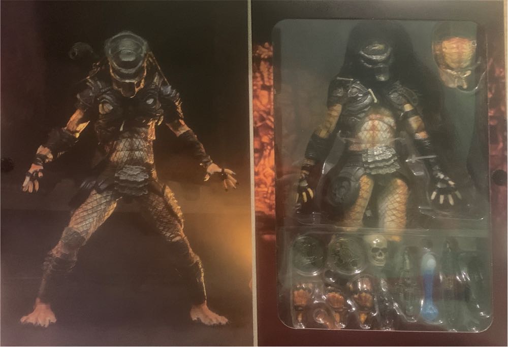 Knuckles With Green Emerald