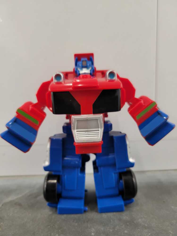 Optimus Prime - Hasbro (Rescue Bots) action figure collectible - Main Image 2