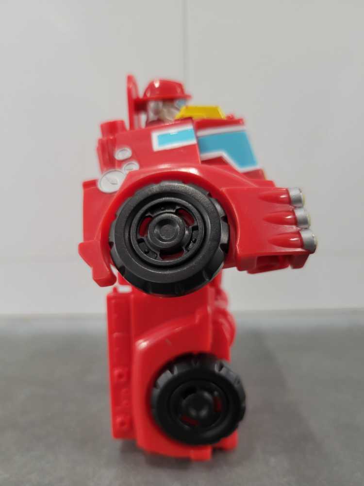 Heat Wave 1st - Hasbro (Rescue Bots) action figure collectible - Main Image 3