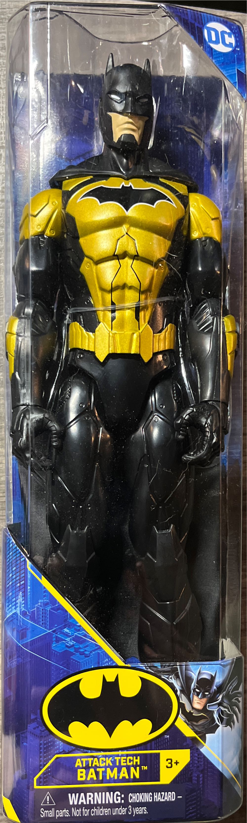 Attack Tech Batman - Dc Spin Master (Batman Dark Knight Collection) action figure collectible [Barcode 778988382202] - Main Image 2