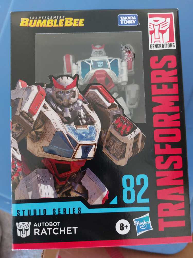 Ratchet SS82 - Hasbro (Transformers) action figure collectible [Barcode 195166158532] - Main Image 2