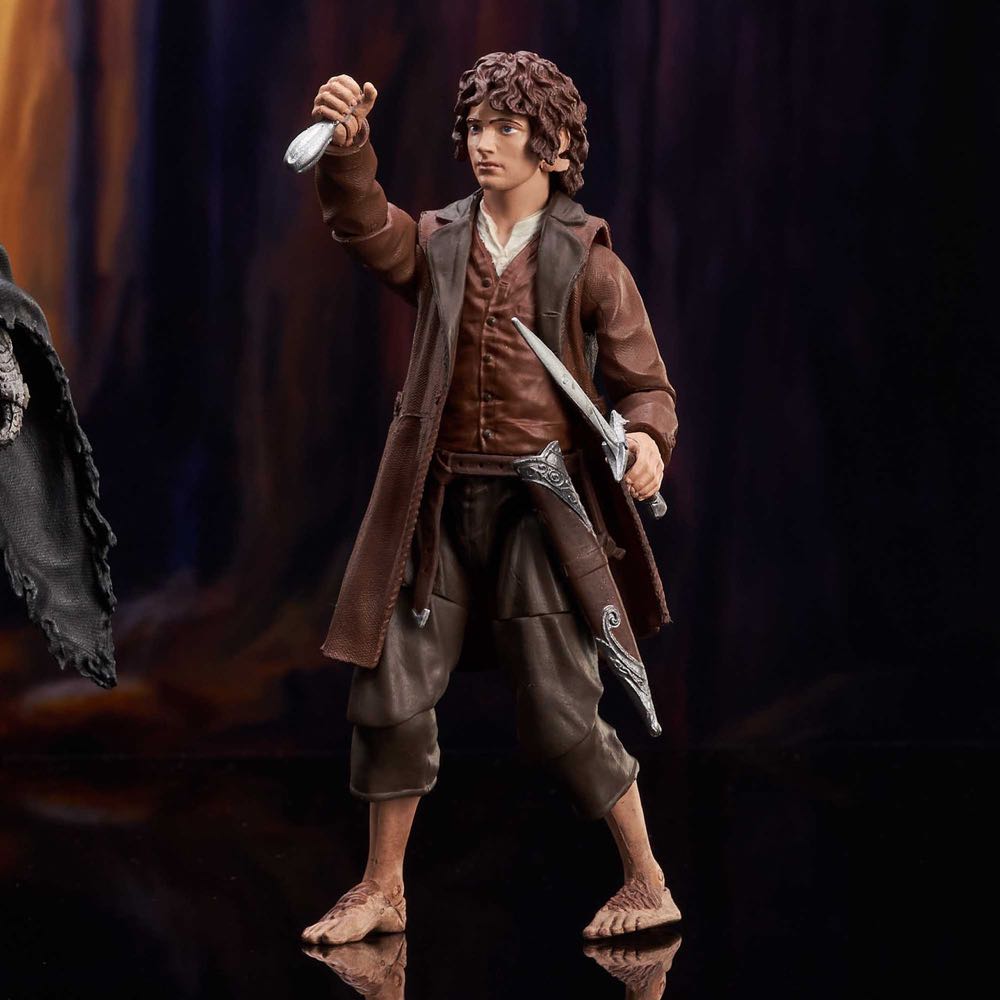 Diamond Select - Lord Of The Rings - FRODO BAGGINS  - Diamond Select Toys (Diamond Select: Middle-Earth) action figure collectible [Barcode 699788839010] - Main Image 2