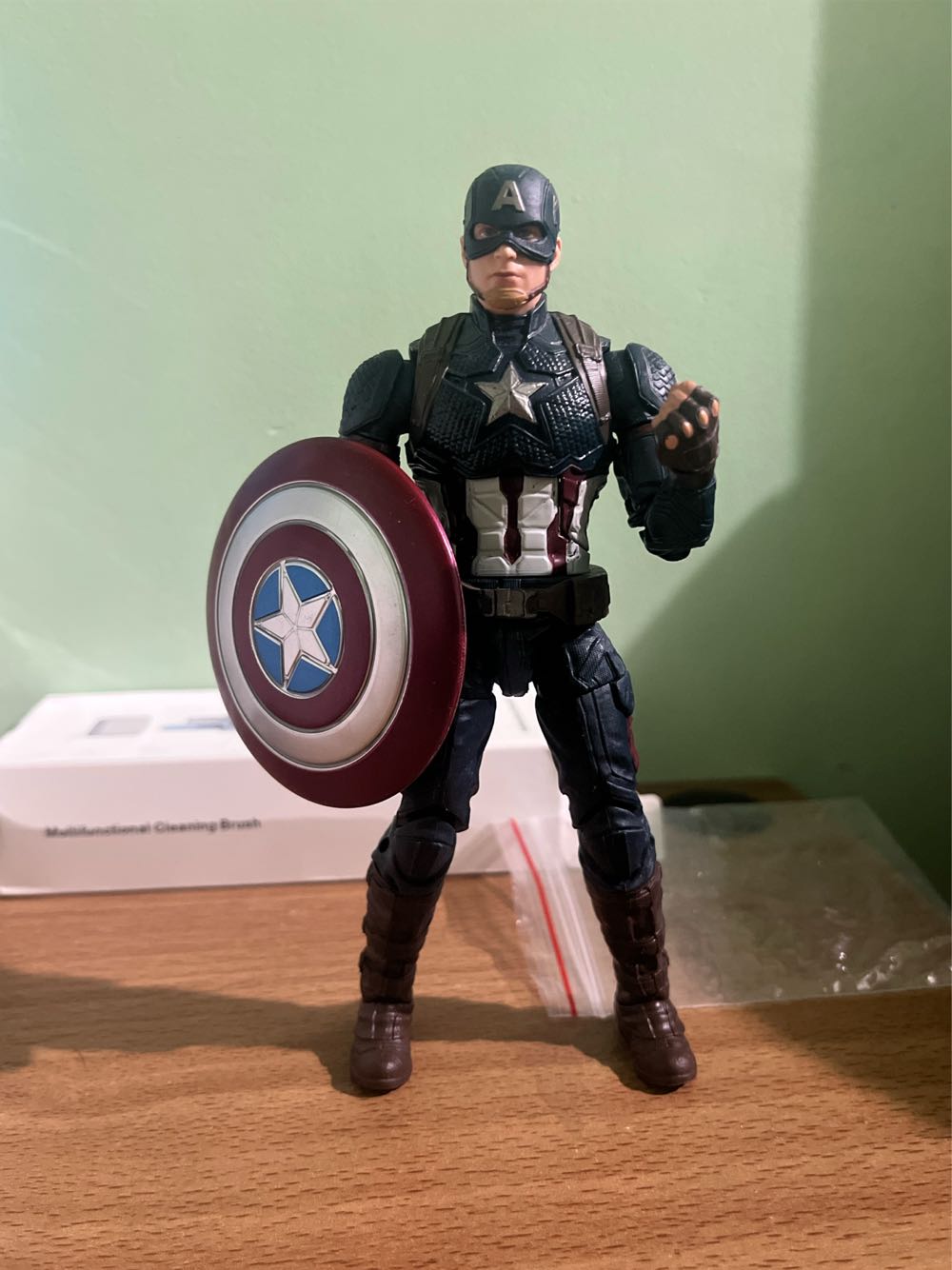 Captain America  - Hasbro (Marvel Legends: Avengers Endgame) action figure collectible [Barcode 5010993742202] - Main Image 4
