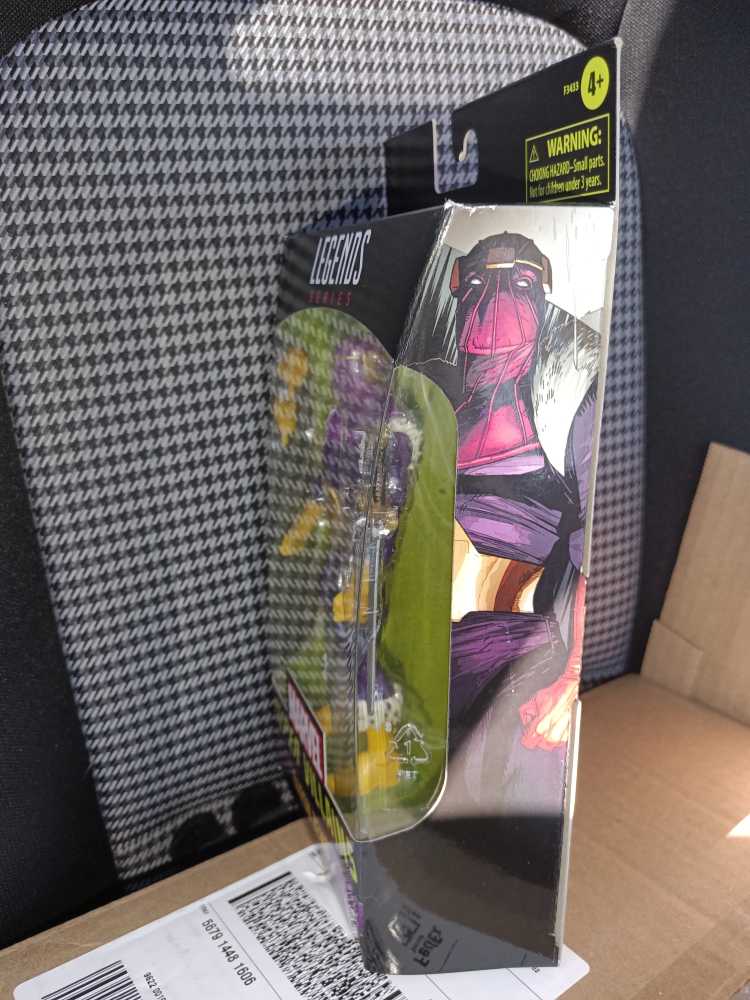 Baron Zemo - Hasbro (Marvel Legends) action figure collectible [Barcode 5010993943364] - Main Image 3