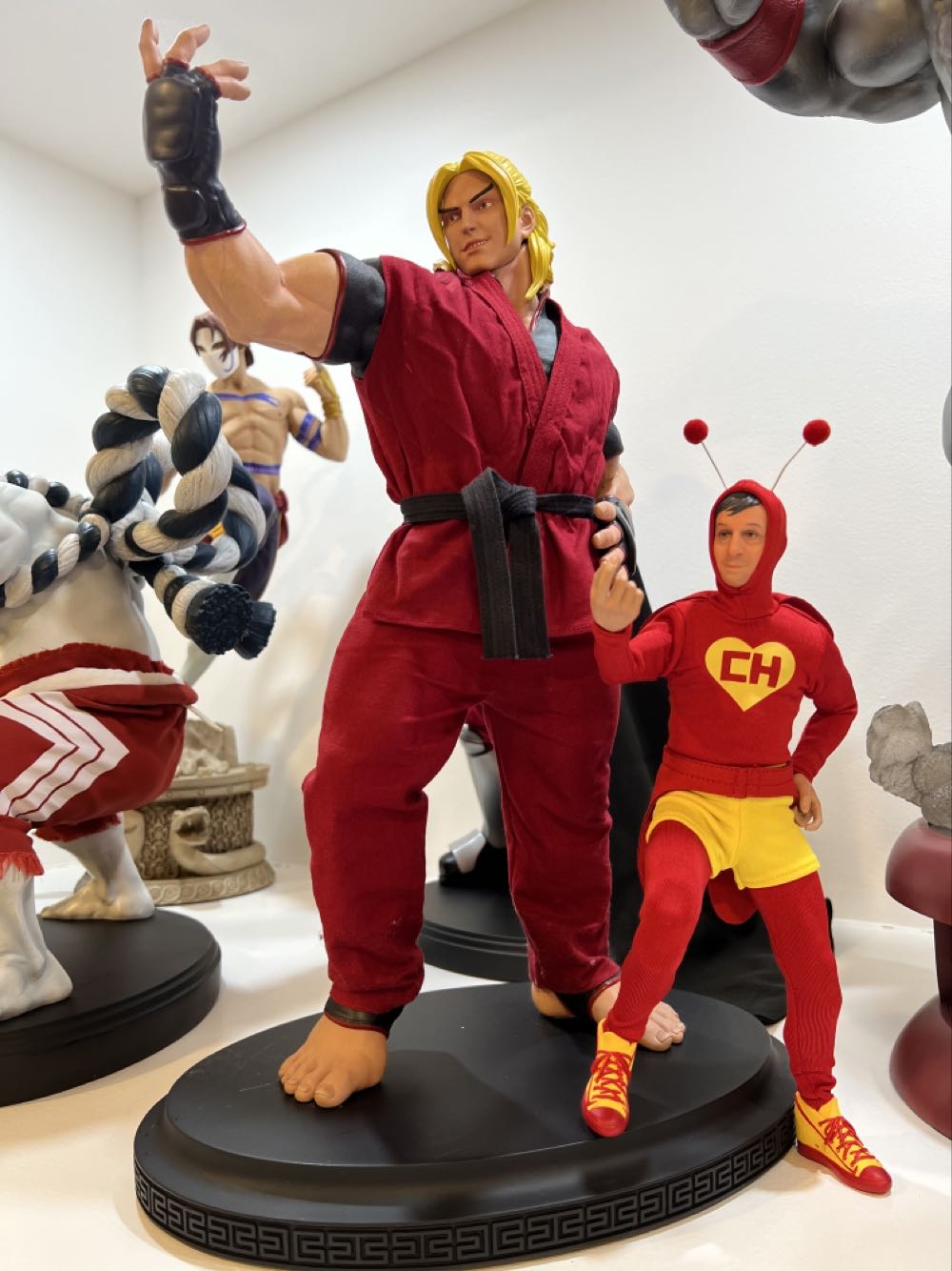 Iron Studios 1/6 Chapulin Colorado - Iron Studios action figure collectible [Barcode 602883134898] - Main Image 2